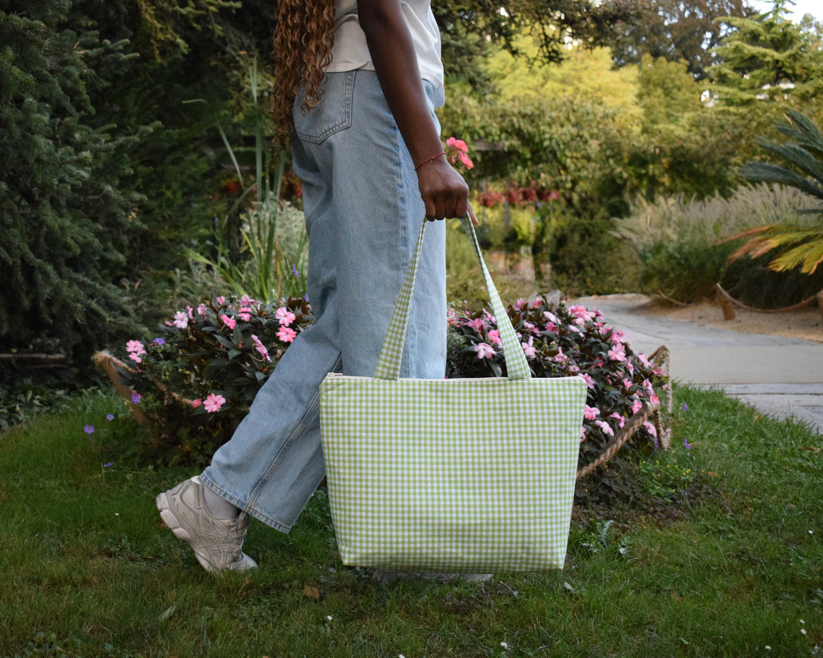Karierte Schultertasche